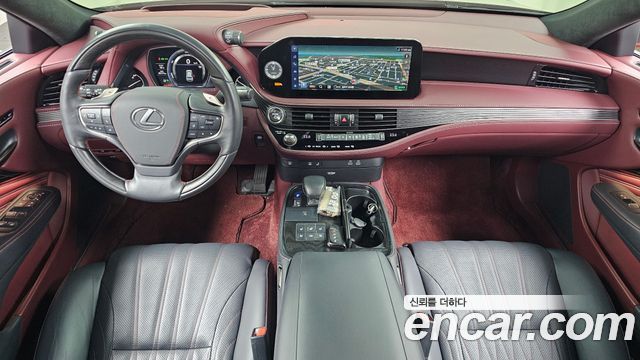 Lexus LS500h (V) 3.5 Platinum AWD 2023 — фото 7