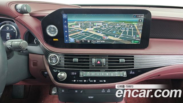 Lexus LS500h (V) 3.5 Platinum AWD 2023 — фото 15