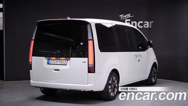 Hyundai Staria 4WD Lounge 9-Seater Prestige 2024 — фото 2