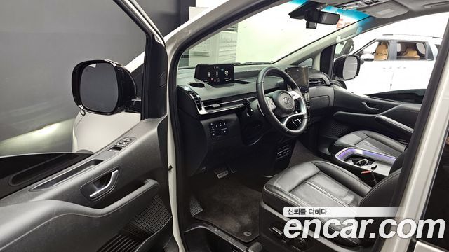 Hyundai Staria 4WD Lounge 9-Seater Prestige 2024 — фото 10