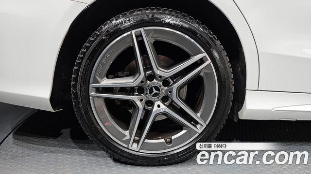 Mercedes-Benz C-Class (W205) C220 d 4MATIC AMG Line 2019 — фото 5