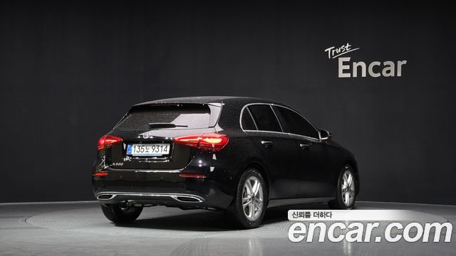 Mercedes-Benz A-Class (W177) A220 Hatchback 2025 — фото 2