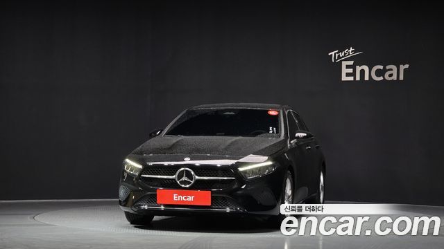 Mercedes-Benz A-Class (W177) A220 Hatchback 2025 — фото 3