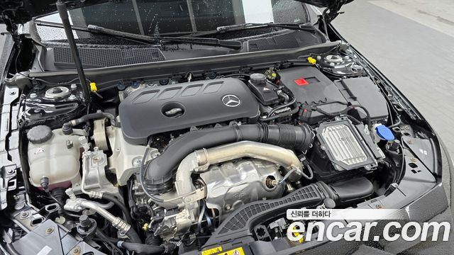 Mercedes-Benz A-Class (W177) A220 Hatchback 2025 — фото 6
