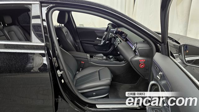 Mercedes-Benz A-Class (W177) A220 Hatchback 2025 — фото 11