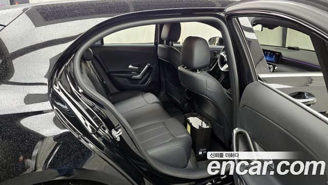 Mercedes-Benz A-Class (W177) A220 Hatchback 2025 — фото 12