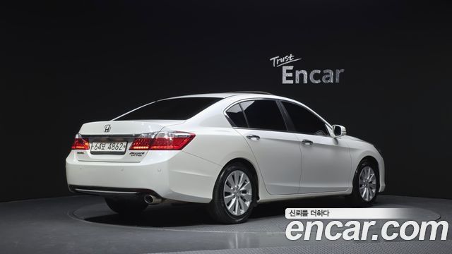 Honda Accord 2.4 9th 2013 — фото 2