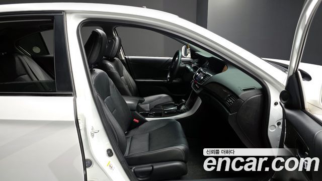 Honda Accord 2.4 9th 2013 — фото 10
