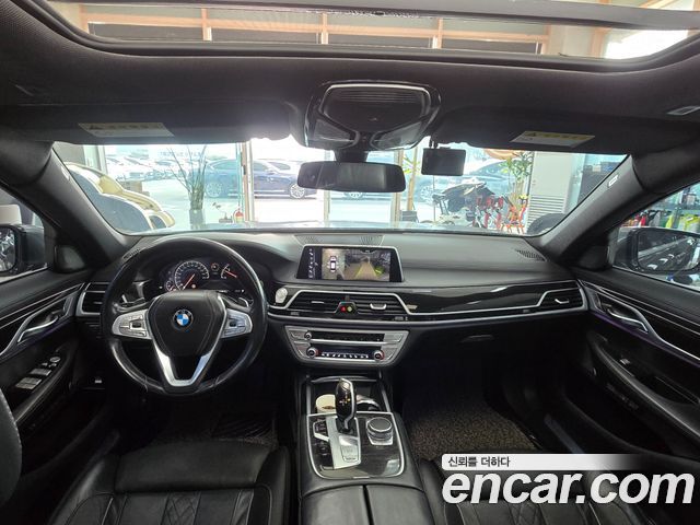 BMW 7 Series (G11) 730Ld xDrive M Sport 2017 — фото 16