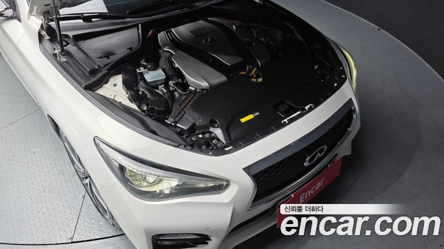 Infiniti Q50 3.5 Hybrid Essence 2016 — фото 6