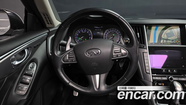 Infiniti Q50 3.5 Hybrid Essence 2016 — фото 13