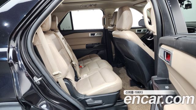 Ford Explorer (VI) 2.3 LimIted 4WD 2020 — фото 12