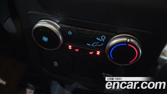 Ford Explorer (VI) 2.3 LimIted 4WD 2020 — фото 18