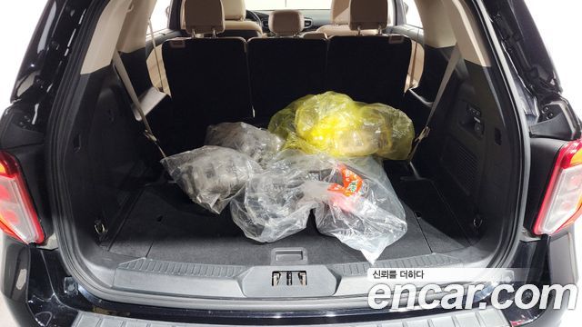 Ford Explorer (VI) 2.3 LimIted 4WD 2020 — фото 20