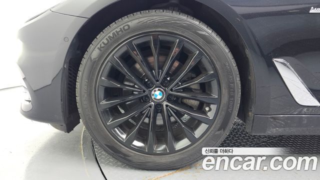 BMW 5 Series (G30) 520d Luxury Special Edition 2018 — фото 5