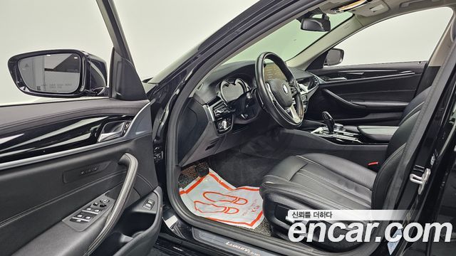 BMW 5 Series (G30) 520d Luxury Special Edition 2018 — фото 10