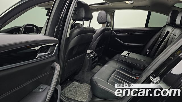 BMW 5 Series (G30) 520d Luxury Special Edition 2018 — фото 11