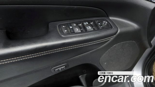 Jeep Grand Cherokee 3.0 Diesel Overland WK2 2015 — фото 11