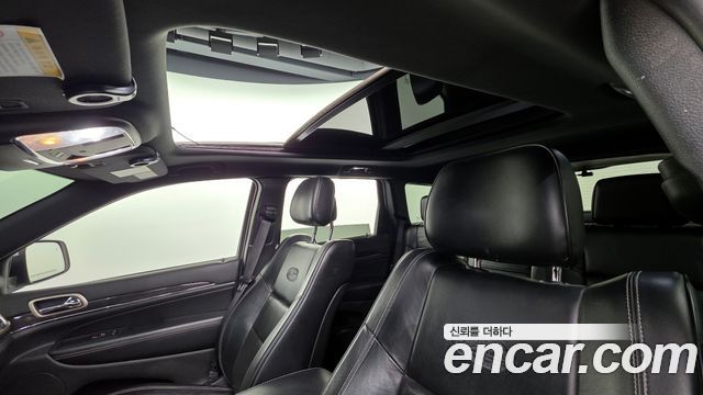 Jeep Grand Cherokee 3.0 Diesel Overland WK2 2015 — фото 19