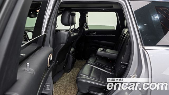 Jeep Grand Cherokee 3.0 Diesel Overland WK2 2015 — фото 20