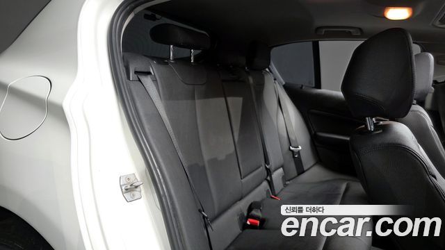 BMW 1 Series (F20) 118d Urban 5Dr 2014 — фото 16