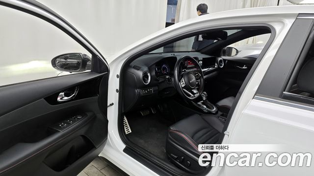 Kia K3 (II) 1.6 Turbo GT 5Door Signature 2022 — фото 10