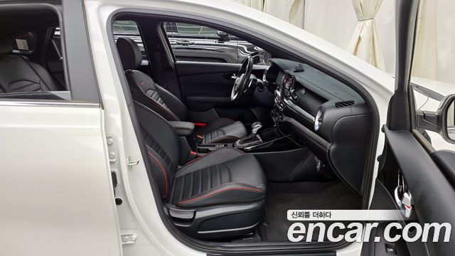 Kia K3 (II) 1.6 Turbo GT 5Door Signature 2022 — фото 11