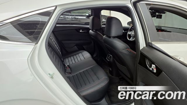 Kia K3 (II) 1.6 Turbo GT 5Door Signature 2022 — фото 12