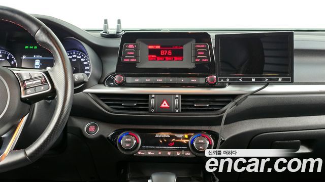 Kia K3 (II) 1.6 Turbo GT 5Door Signature 2022 — фото 14