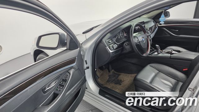 BMW 5 Series (F10) 520d 2011 — фото 13