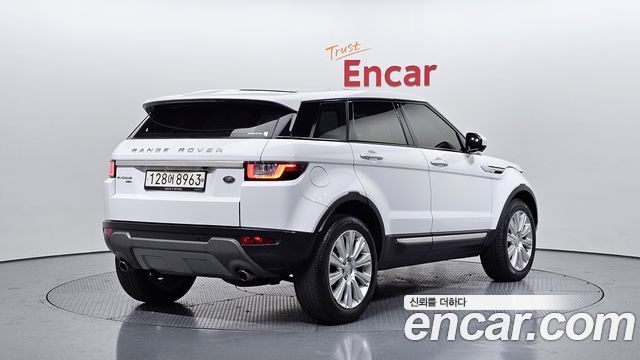 Land Rover Range Rover Evoque 2.0 TD4 HSE 2017 — фото 2