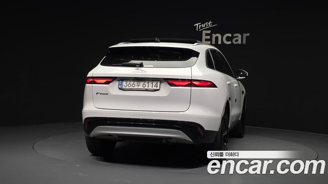 Jaguar F-PACE P 250 SE 2023 — фото 4