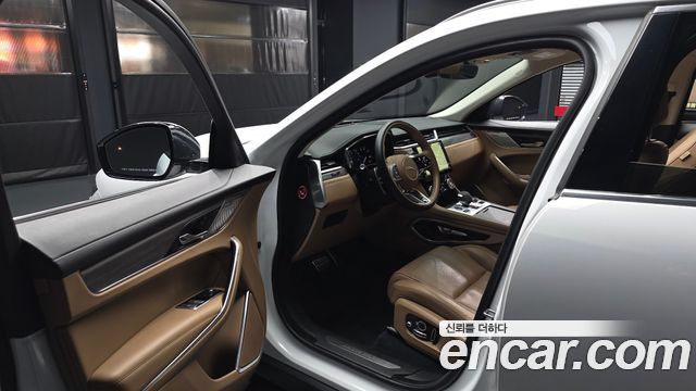 Jaguar F-PACE P 250 SE 2023 — фото 10
