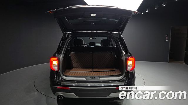Ford Explorer (VI) 2.3 LimIted 4WD 2020 — фото 20