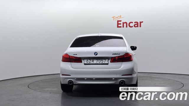 BMW 5 Series (G30) 520d xDrive Luxury Plus 2018 — фото 4