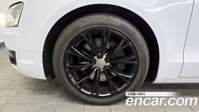 Audi A8 3.0 TFSI Quattro LWB D4 2013 — фото 5