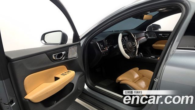Volvo V60 Cross Country (II) B5 Pro AWD 2021 — фото 10