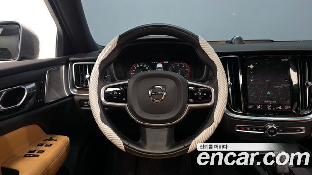 Volvo V60 Cross Country (II) B5 Pro AWD 2021 — фото 13