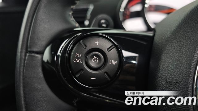 MINI Cooper SD Clubman Standard 2nd 2020 — фото 19