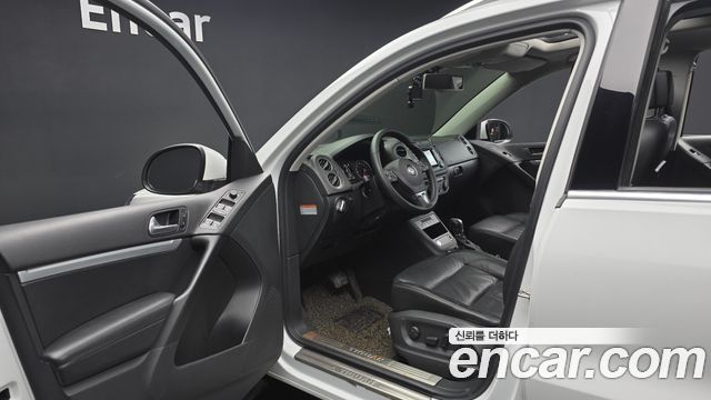 Volkswagen Tiguan 2.0 TDI  Premium 5N 2016 — фото 10