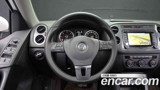 Volkswagen Tiguan 2.0 TDI  Premium 5N 2016 — фото 13
