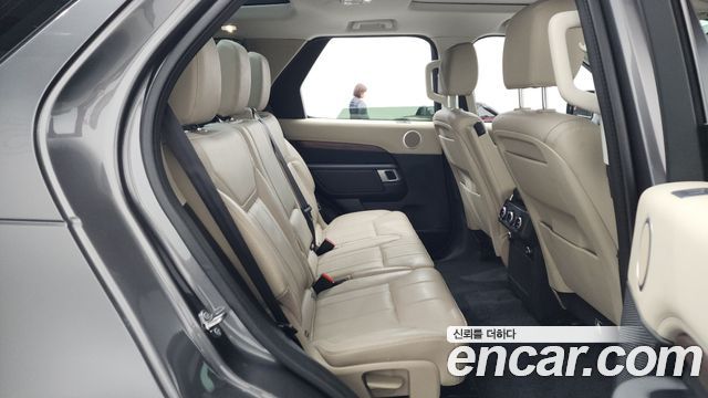 Land Rover Discovery 5 3.0 SD6 HSE 2019 — фото 12