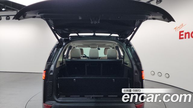 Land Rover Discovery 5 3.0 SD6 HSE 2019 — фото 20