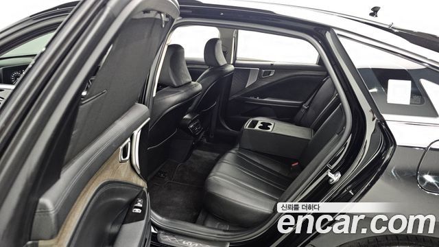 Kia K8 2.5 Gasoline 2WD Noblesse 2024 — фото 12
