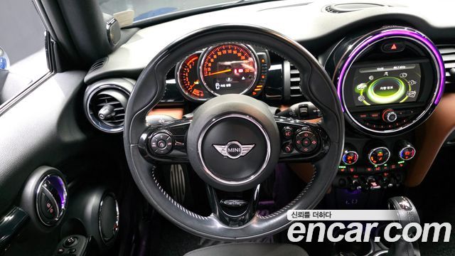 MINI Cooper Seven Edition 3rd 2017 — фото 17