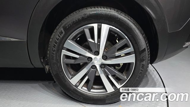 Peugeot 3008 (II) 1.2 Pure Tech Allure 2022 — фото 5