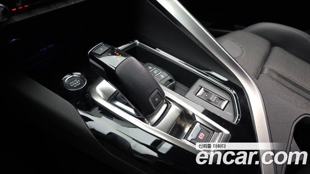 Peugeot 3008 (II) 1.2 Pure Tech Allure 2022 — фото 9