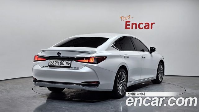 Lexus ES300h (VII) Luxury Plus 2020 — фото 2