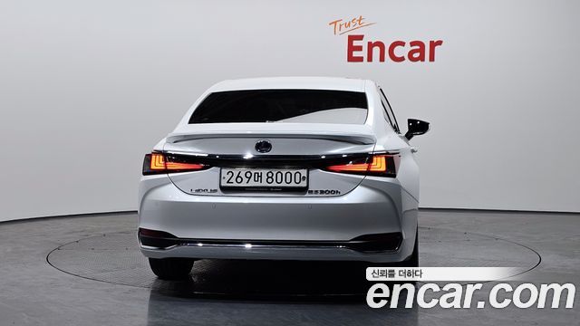 Lexus ES300h (VII) Luxury Plus 2020 — фото 4
