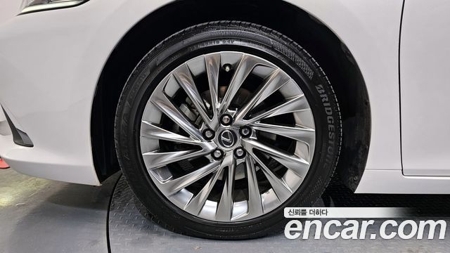 Lexus ES300h (VII) Luxury Plus 2020 — фото 5